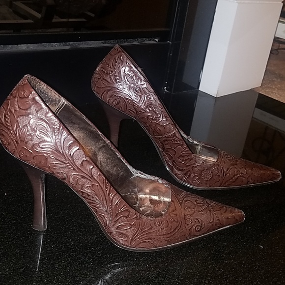 Nine West Shoes - Nine west embossed brown heels